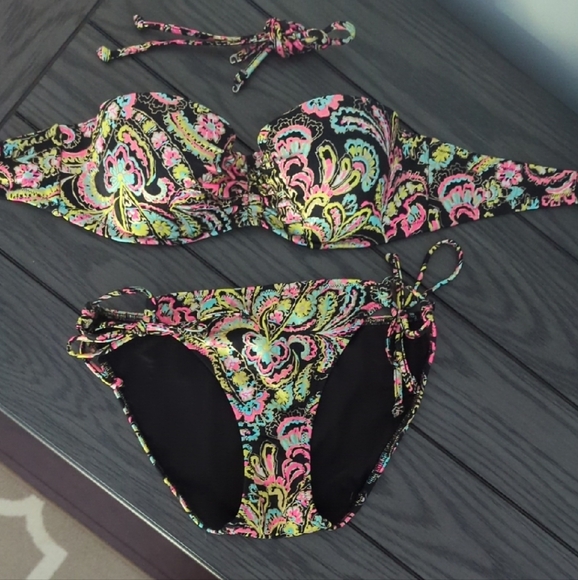 Victoria's Secret Multicolor Paisley Bikini - Picture 1 of 3